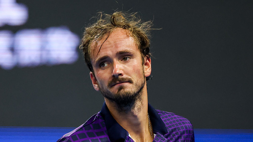 Медведев разгромил Сврчину на старте турнира «Мастерс» в Шанхае