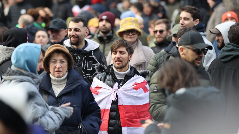 Возле президентского дворца Орбелиани в Грузии начались стычки