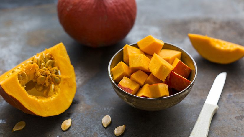 Диетолог Русакова посоветовала добавить в рацион тыкву и груши в осенний сезон