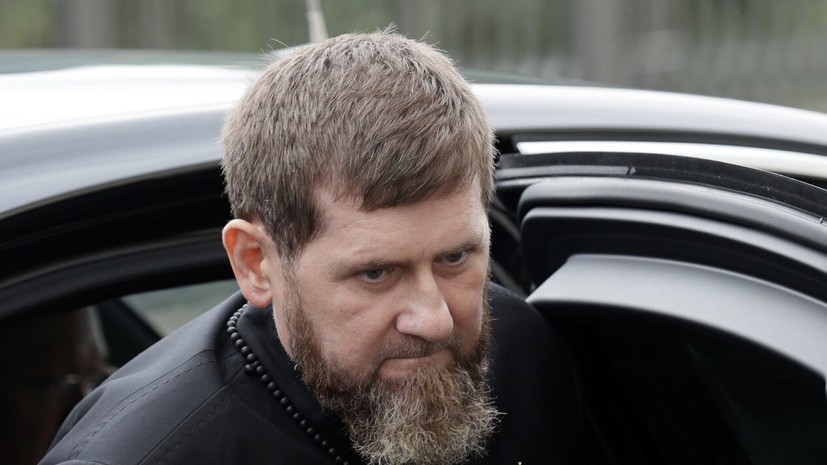 Кадыров сообщил об отправке в зону СВО трофейной американской бронемашины