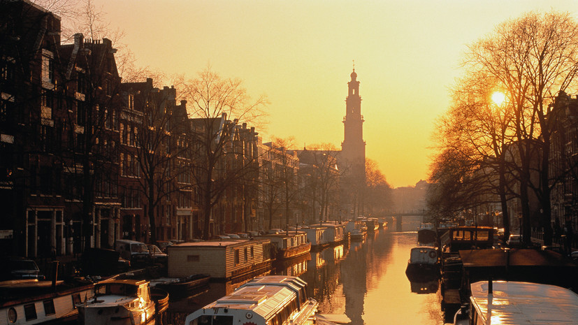 В Амстердаме прошла демонстрация за мир и против поставок оружия Киеву