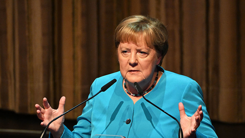 Политолог Рар предположил, что Меркель хочет вернуться в мировую политику