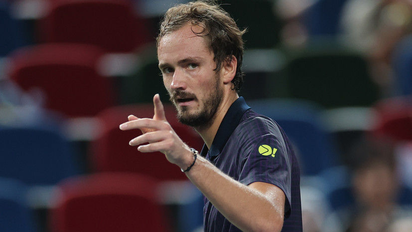 «Просто хорошо играю»: Медведев вышел в 1/8 финала «Мастерса» в Шанхае и стал одним из главных претендентов на победу