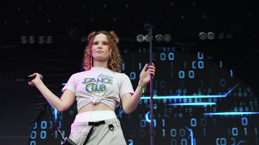 Певице Монеточке грозит новый штраф за нарушение деятельности иноагента