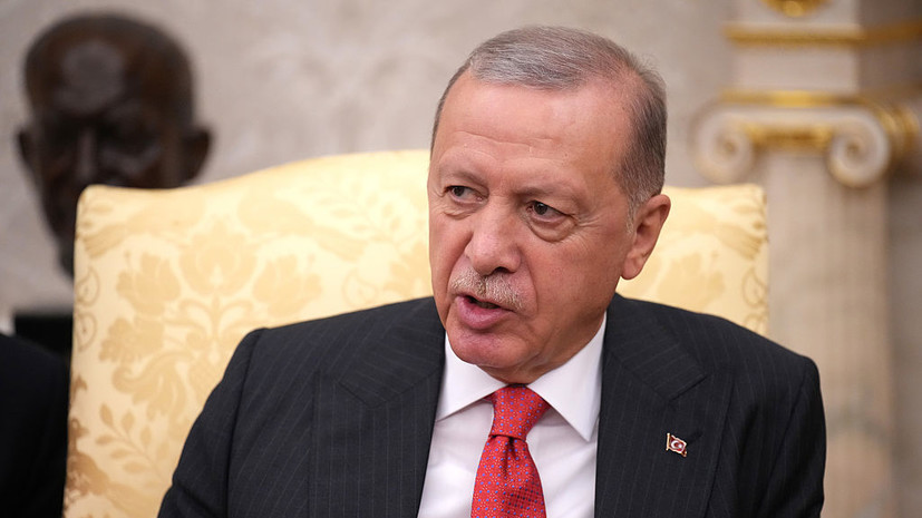 Эрдоган по телефону поздравил Путина с днём рождения