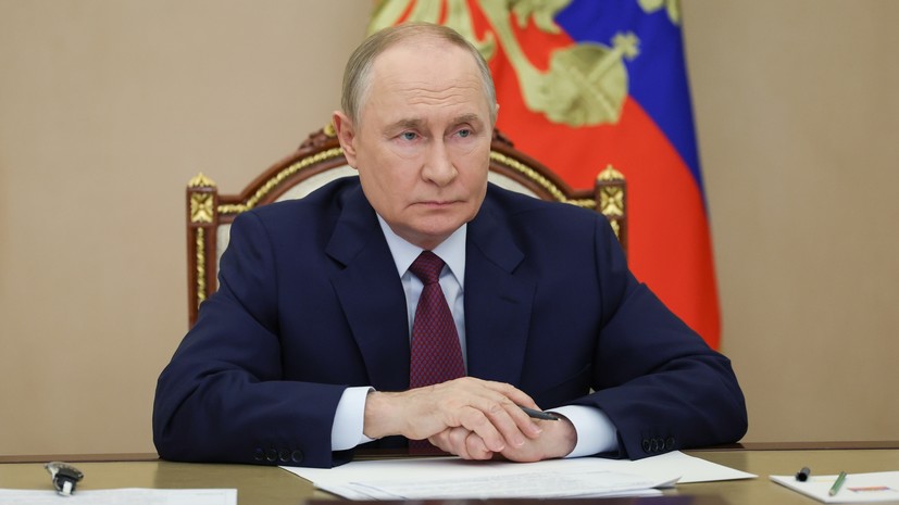 Путин в день рождения провёл совещание с командующими группировками войск