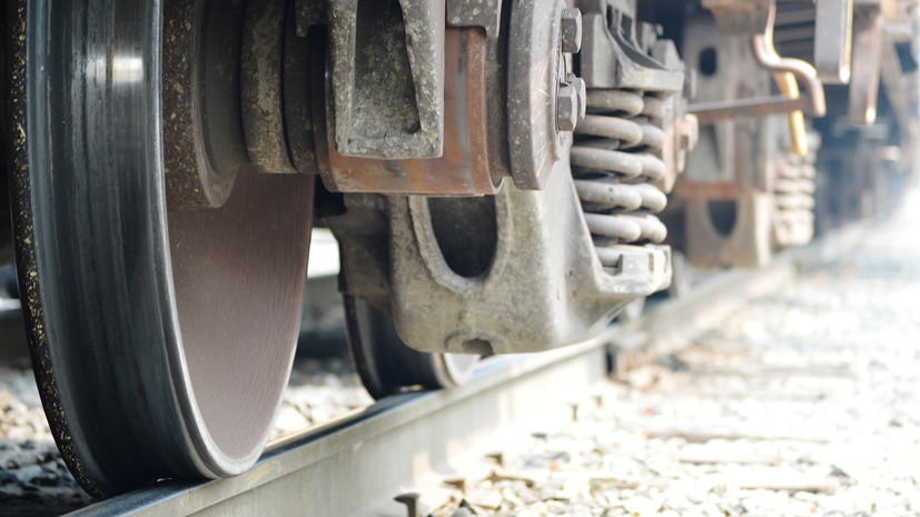 В Подмосковье подросток-зацепер сорвался с поезда и три дня пролежал в овраге