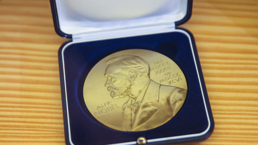 Физик на примере мячика объяснил, за что учёные из США получили Нобелевку