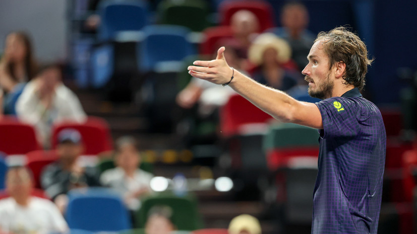 Медведев — судье в перерыве матча с Тьеном: кажется, вы совсем рехнулись