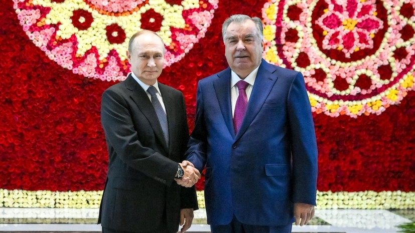 Путин подарил Рахмону книгу о таджикском народе