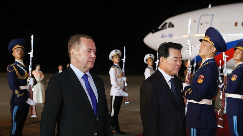 Медведев — о своём визите в КНДР: друзья вместе, враги напрягаются