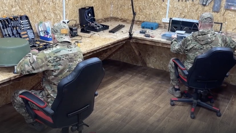 RT показал подземную лабораторию по ремонту дронов в зоне СВО