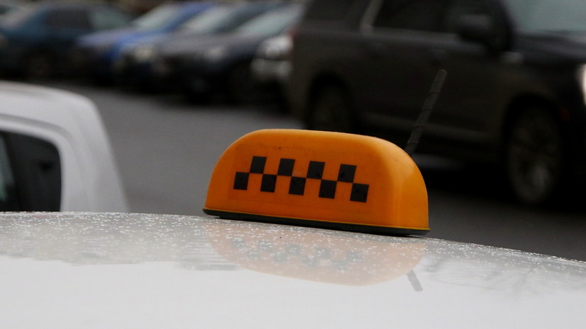 В России предлагают вывести самозанятых из-под закона о локализации такси