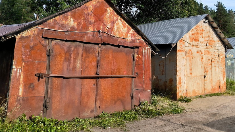 СК: свердловчанин пытался сжечь четырёх человек в гараже из-за конфликта