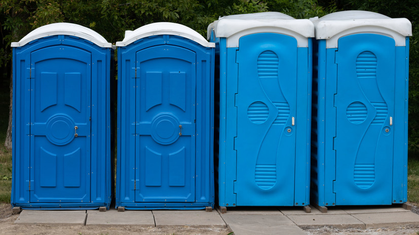 В здание кабмина в Киеве привезли биотуалеты, а в Верховную раду — воду