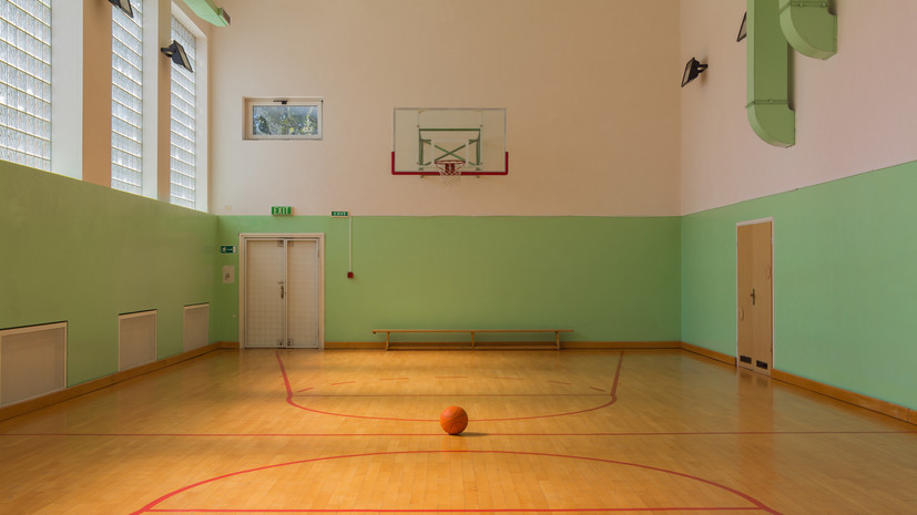 Курганская школа выплатит компенсацию ученику за травму на уроке физкультуры