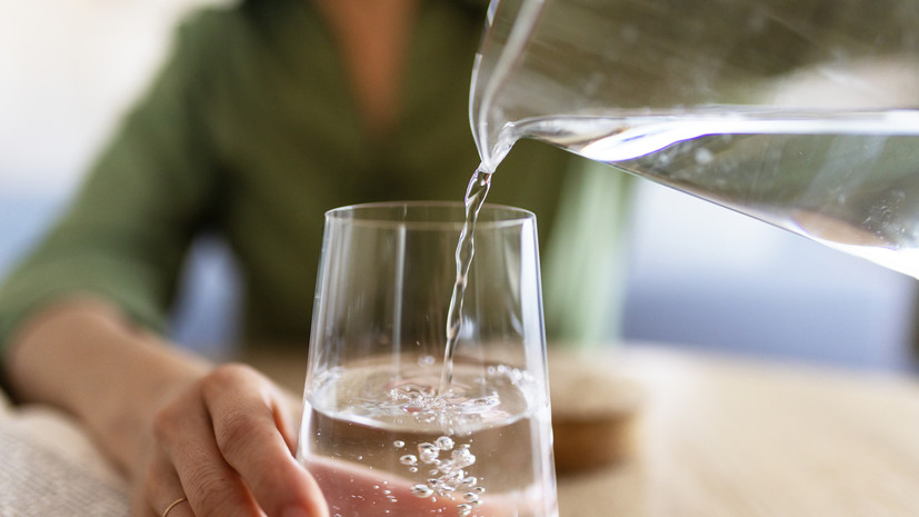Эндокринолог Михалёва: еду запивать водой можно и нужно