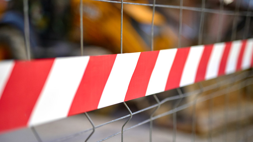 Сотрудники ПДН и полиция работают в школе Екатеринбурга, где распылили газ