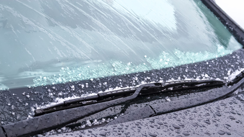 Столичный Дептранс рекомендует водителям отменить поездки из-за дождя и снега