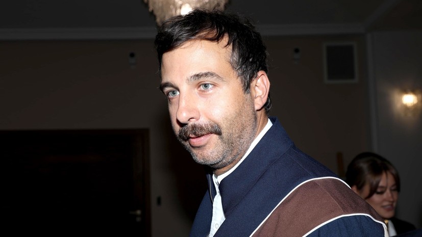 «Абзац»: Ургант хочет заработать по 10 млн рублей за концерты в Дубае и на Кипре