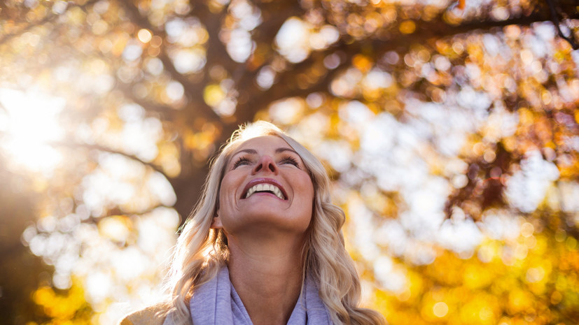 Психолог Ланг рассказал о пользе позитивных установок осенью