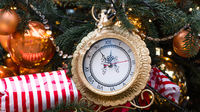 Маркетолог: антикварные вещи станут самыми популярными подарками на Новый год