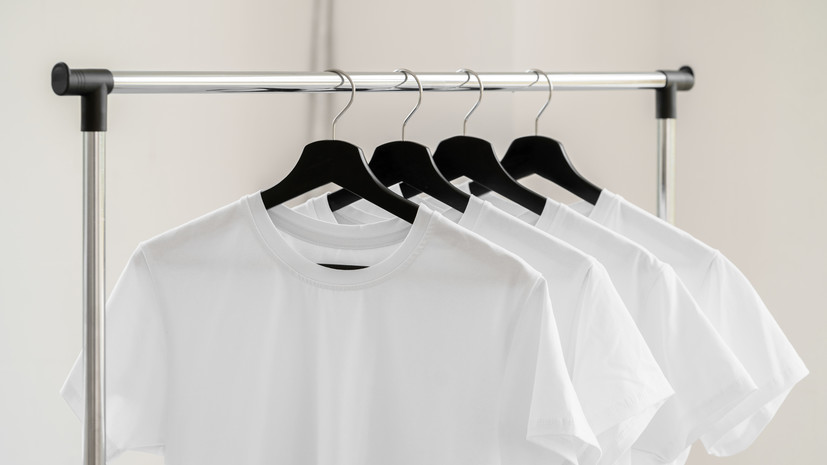 Стилист Скворцова: белая футболка — непременный атрибут базового гардероба