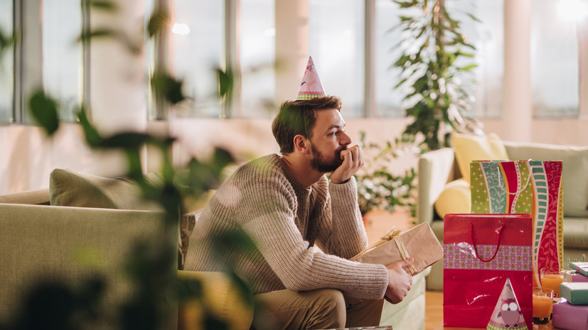 Психолог Сулим: грусть в день рождения связана с неоправданными ожиданиями от жизни