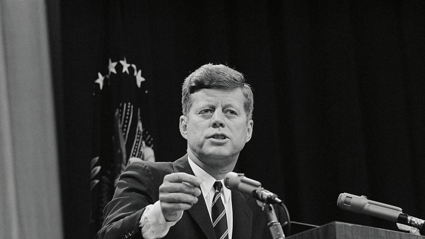 Посол Дарчиев передал конгрессвумен Луне материалы об убийстве Джона Кеннеди