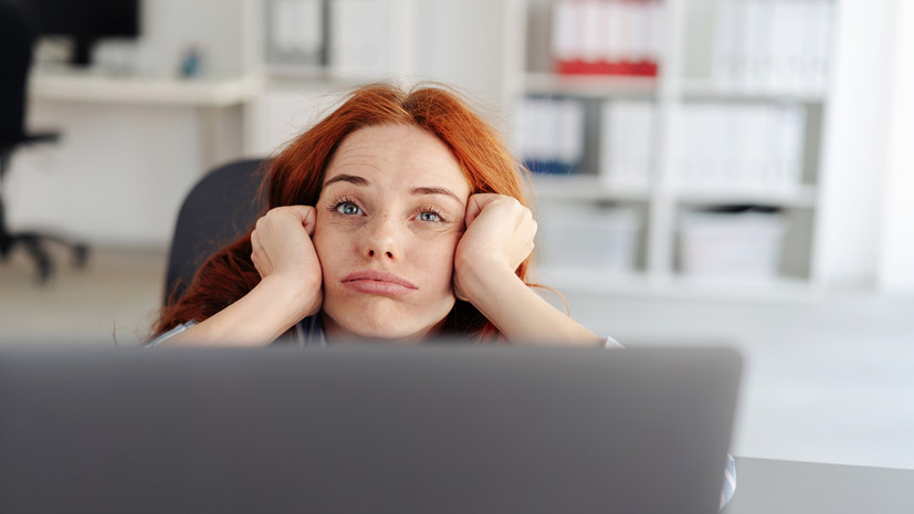 Психолог Кокурина: не стоит путать скуку с грустью и депрессией