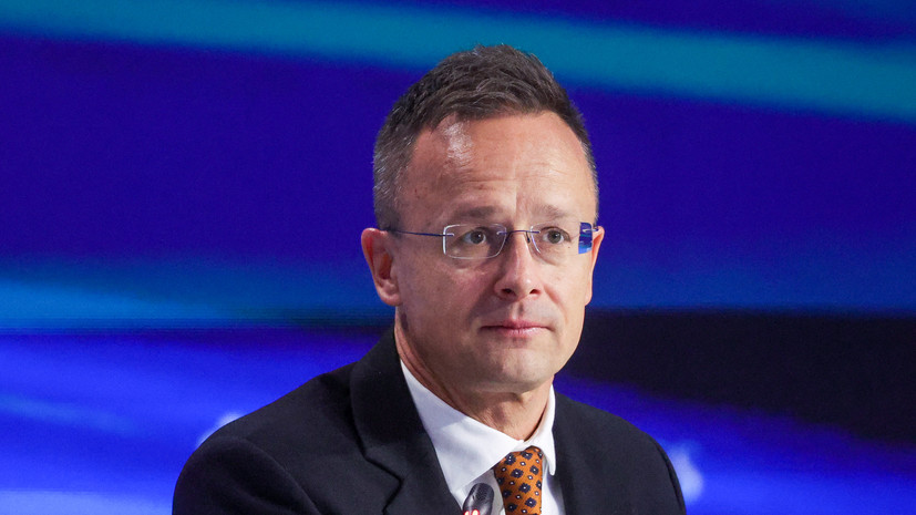 В ЕК призвали Сийярто уважать общеевропейскую позицию в отношении России