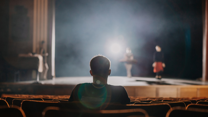 Худрук Лобанов рассказал, в чём уникальность Ноябрьского городского театра