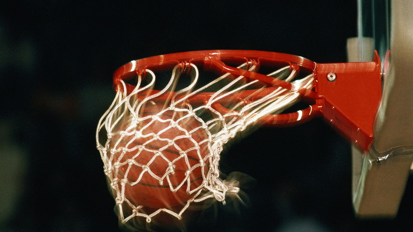 На матче баскетбольной Евролиги в Сербии включили песню про великую Россию