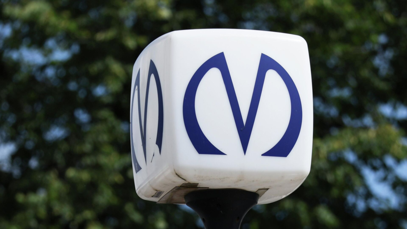 На участке линии метро Петербурга утром в час пик прерывалось движение поездов