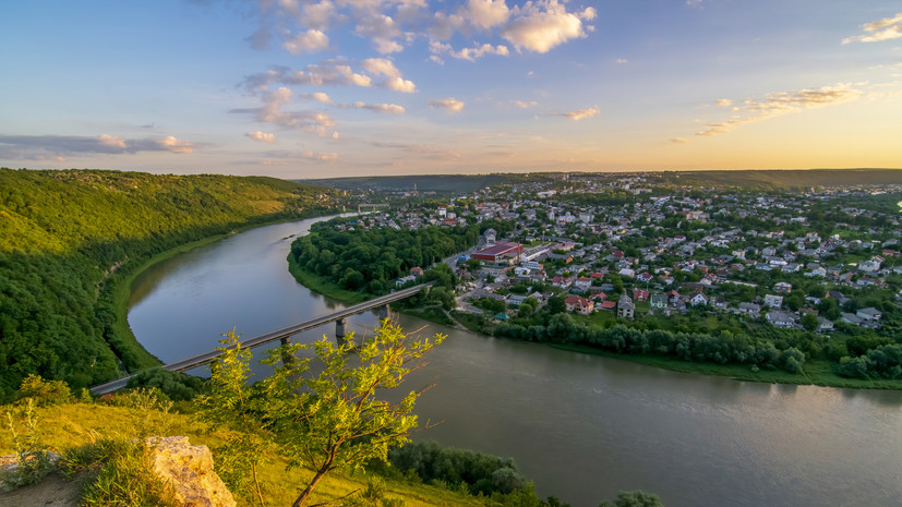 Украинец на надувной лодке переплыл Днестр и запросил убежища в Молдавии