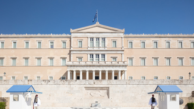 Парламент Греции одобрил проект о праве компаний вводить 13-часовой рабочий день