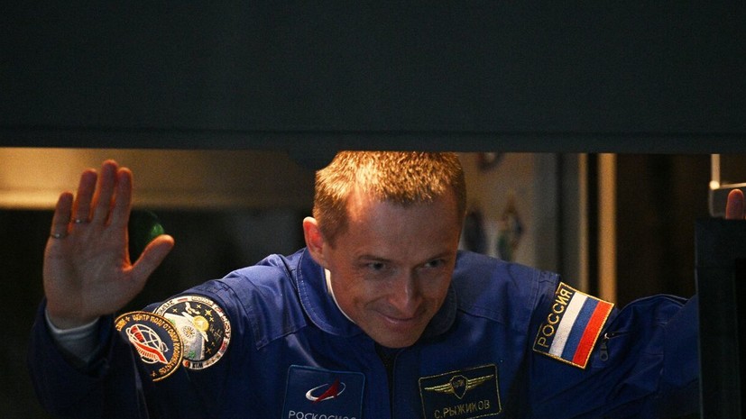 Российские космонавты завершили выход в открытый космос