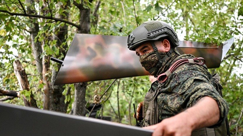 Штурмовик вынес на руках немецкую овчарку из дома в Ольговке в Курской области