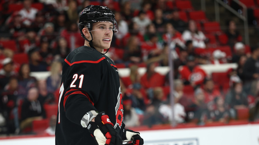 Дебютная шайба Никишина в НХЛ помогла «Каролине» обыграть «Анахайм»