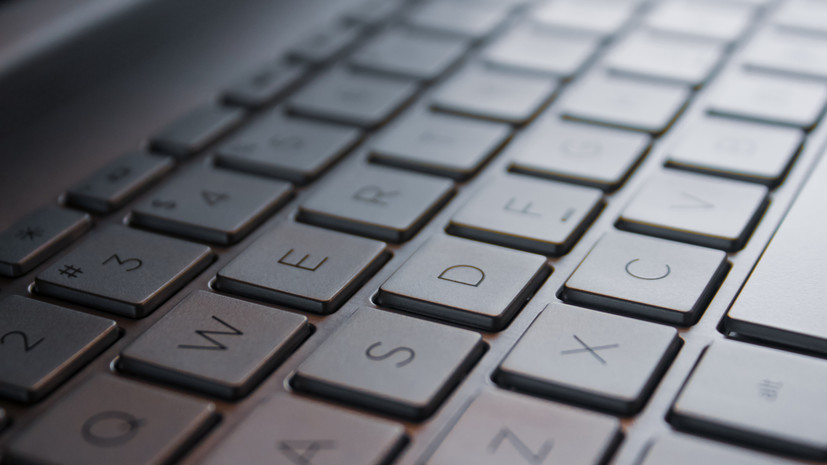 Врач Мухина назвала клавиатуру самым грязным предметом на рабочем месте