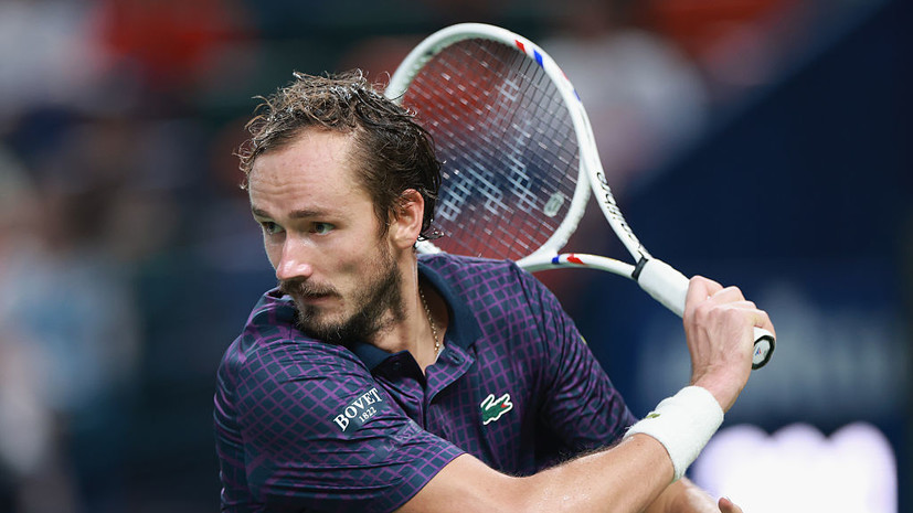 Медведев в трёх сетах победил Дакворта и вышел в финал турнира ATP в Казахстане
