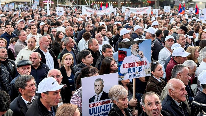 Акция сторонников Карапетяна в Ереване прошла без происшествий