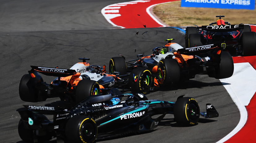 Пилоты McLaren Пиастри и Норрис столкнулись друг с другом на первом круге спринта