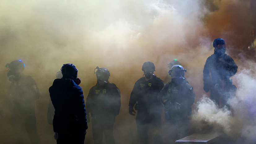 Oregonian: силовики применили слезоточивый газ против протестующих в Портленде