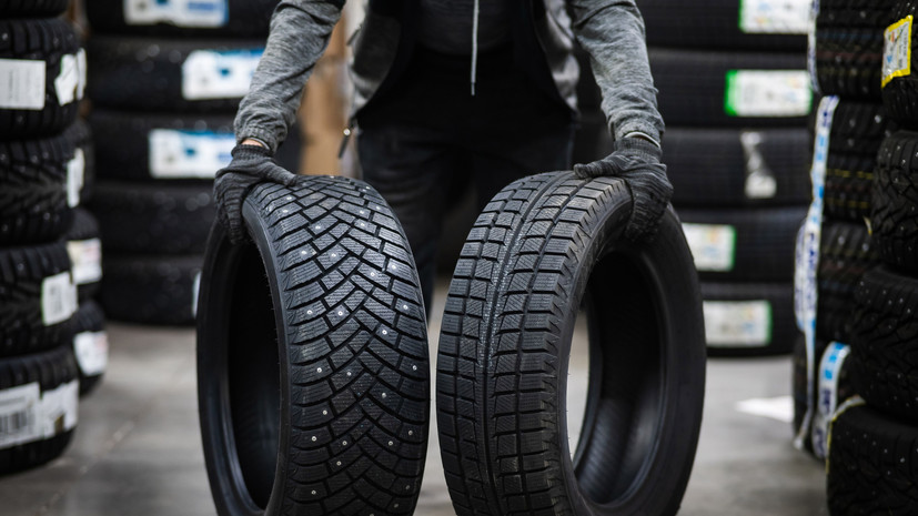 Россиянам объяснили, на что ориентироваться при выборе времени «переобувки» авто