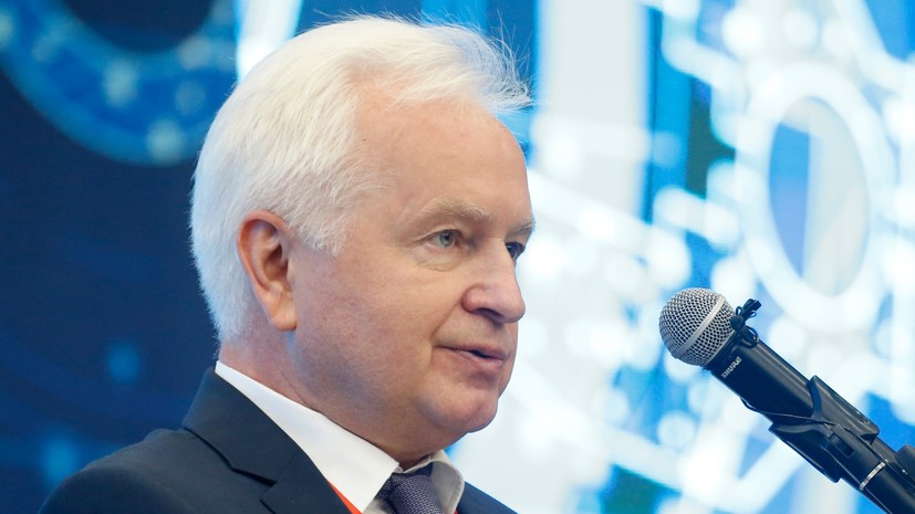 Путин освободил от должности начальника управления по связям Маслова