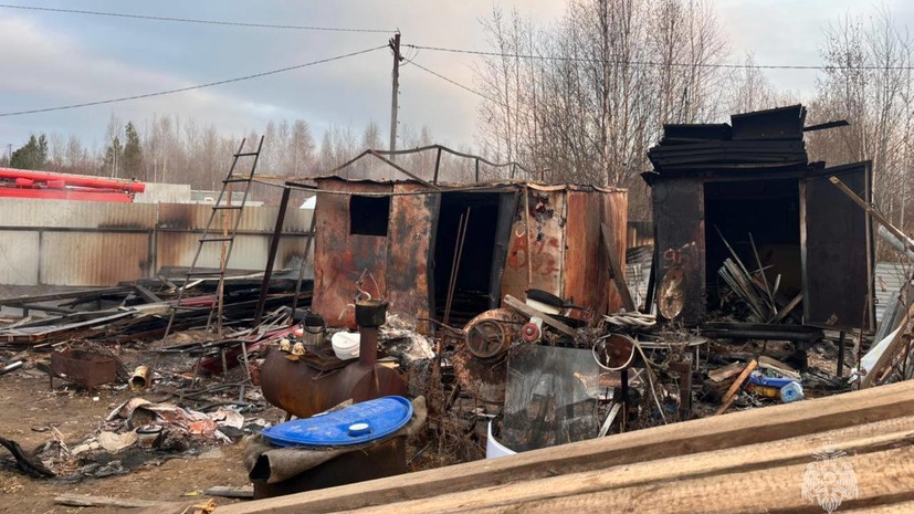 В ХМАО два человека погибли при пожаре в гараже