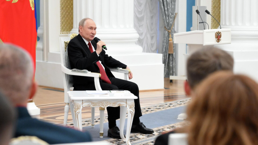 Путин рассказал, как один из друзей Михалкова облил его красным вином