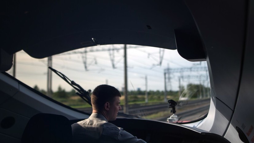 В Ленинградской и Псковской областях изменили маршруты поездов