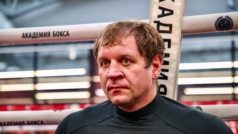 Менеджер Емельяненко: врачи рекомендовали Александру потихоньку убирать палочку и ходить самому